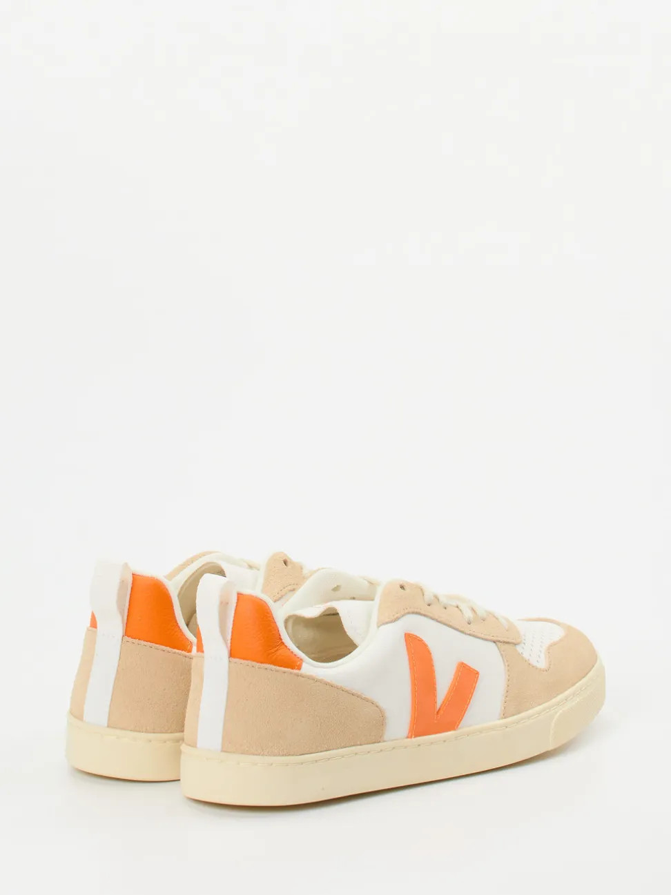 VEJA – Sneaker aus Kalbleder und Veloursleder Beige