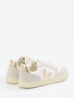 Veja – Sneaker aus Kalbleder in Cremeweiß
