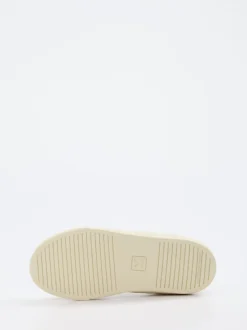 Veja – Sneaker aus Kalbleder in Cremeweiß