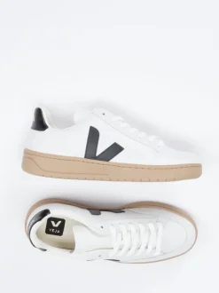 VEJA – Sneaker aus Kalbleder in Weiß