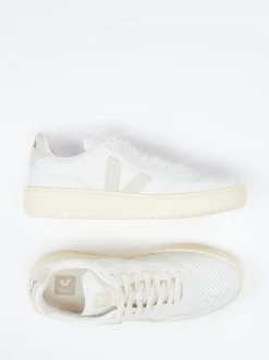 VEJA – Sneaker aus Kalbleder in Offwhite