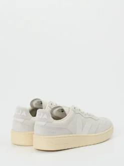 VEJA – Sneaker aus Leder in Offwhite