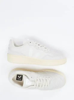 VEJA – Sneaker aus Leder in Offwhite