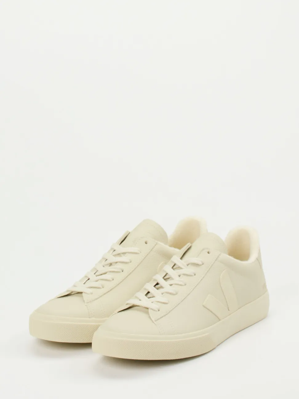 VEJA – Sneaker aus Leder in Cremeweiß