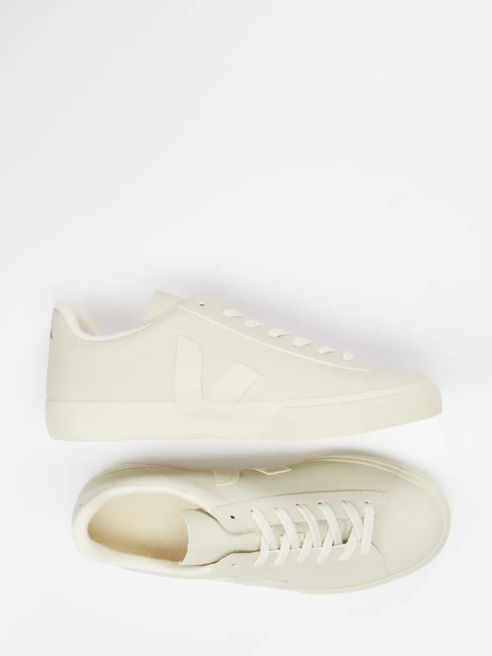 VEJA – Sneaker aus Leder in Cremeweiß