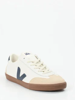 VEJA – Sneaker aus Leder in Cremeweiß