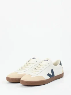 VEJA – Sneaker aus Leder in Cremeweiß