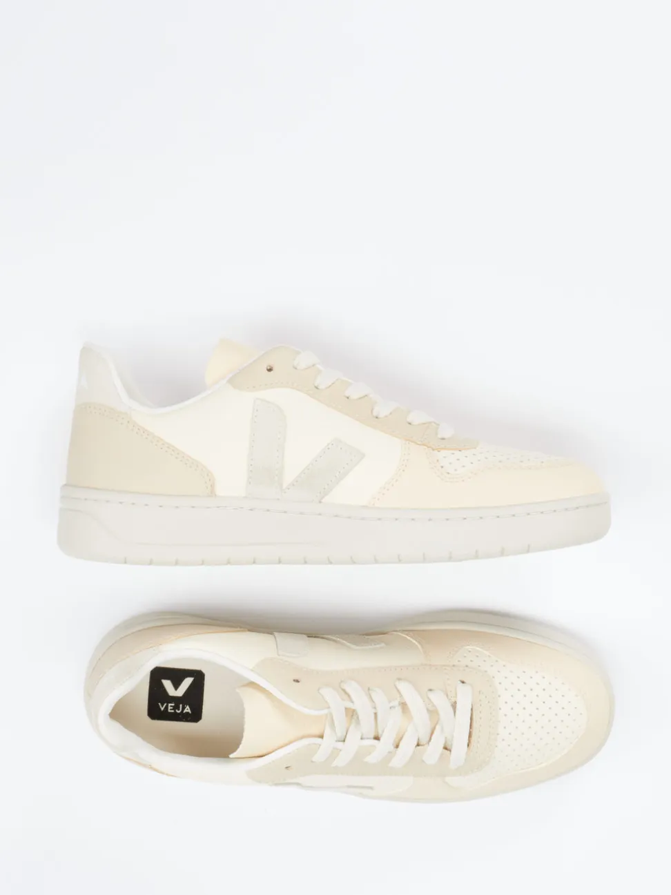 VEJA – Sneaker aus Leder in Beige