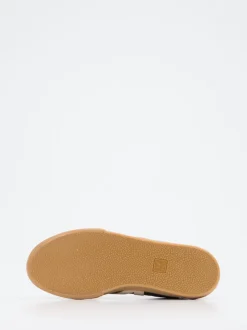 Veja – Sneaker aus Leder in Schwarz mit Gumsohle