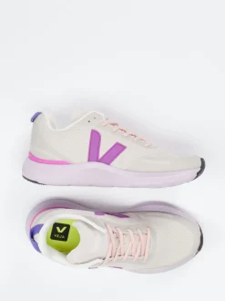 VEJA – Sneaker aus veganem Mesh in Cremeweiß