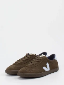VEJA – Sneaker aus Veloursleder in Braun