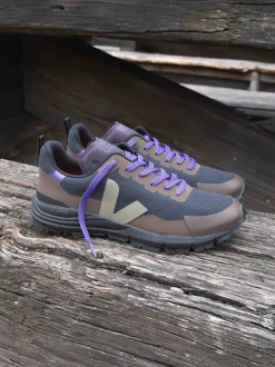 Veja – Trail-Sneaker aus veganem Meshtextil schwarz