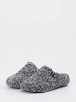 Verbenas – Pantoffeln aus Teddy-Textil in Grau