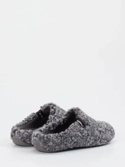Verbenas – Pantoffeln aus Teddy-Textil in Grau
