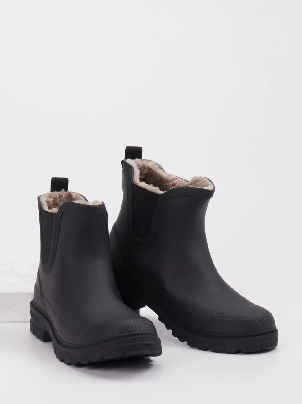 Verbenas – Stiefeletten aus Gummi schwarz gefüttert