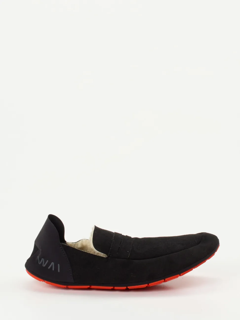 Wai – Slipper aus Synthetik mit roter Flexsohle