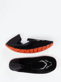 Wai – Slipper aus Textil mit Strass-Hirsch