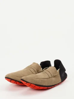 Wai – Slipper aus Veloursleder in Sandbeige