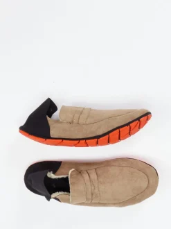Wai – Slipper aus Veloursleder in Sandbeige
