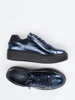 Waldläufer – Plateau-Sneaker aus Metallicleder Nachtblau