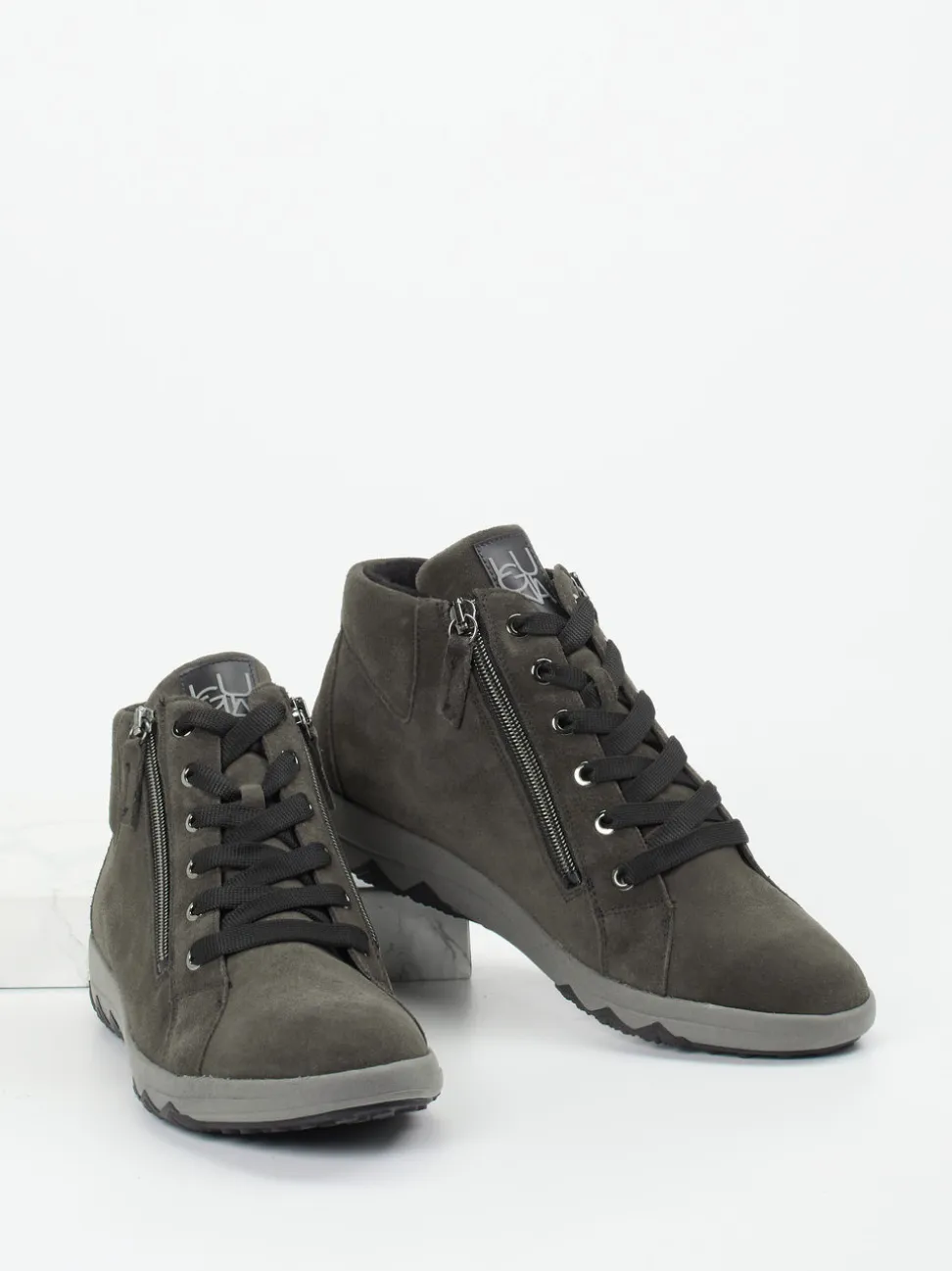 Waldläufer – Stiefelette aus Veloursleder grau
