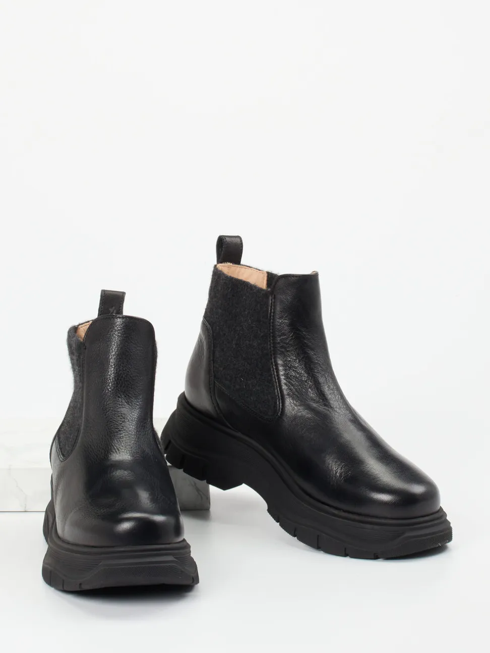 Werner – Chelsea-Stiefelette aus Lammleder Schwarz