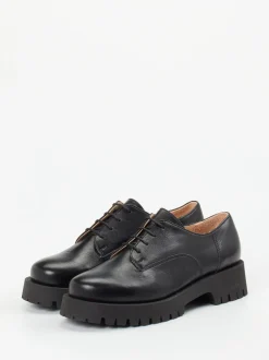 Werner – Derby-Schnürschuh aus Lammleder Schwarz