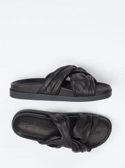 Werner – Slides aus Kalbleder in Schwarz