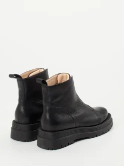 Werner – Stiefelette aus Kalbleder in Schwarz