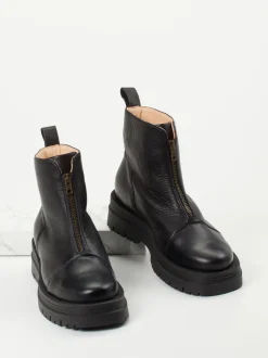 Werner – Stiefelette aus Kalbleder in Schwarz