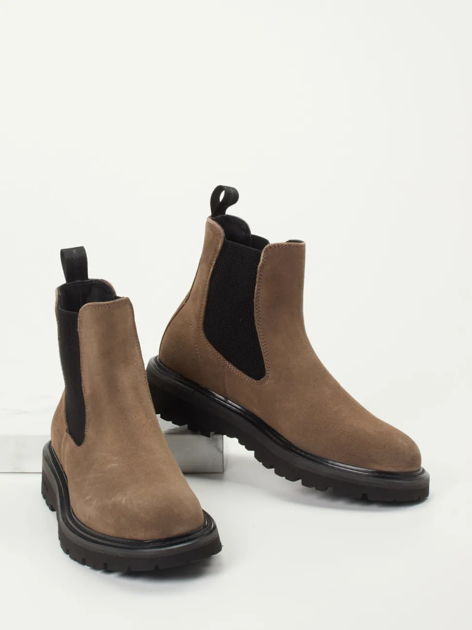 Woolrich – Chelsea Boots aus Veloursleder taupe