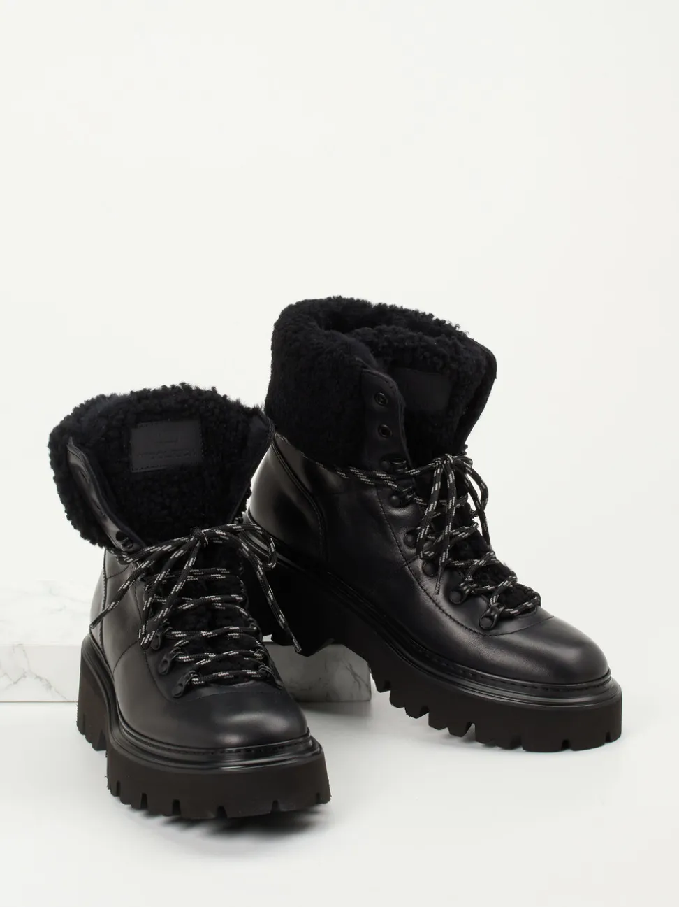 Woolrich – Schnürboots aus Kalbleder schwarz